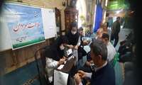 برگزاری میز خدمت و آموزش سلامت مردان در مسجد جامع هیو